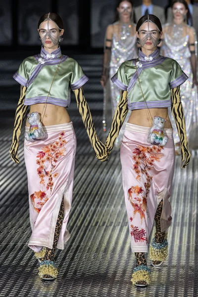 Look 53